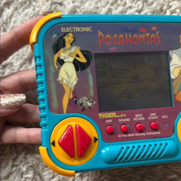 1994 Disney Pocahontas Handheld Game by Tiger - Picture 4 of 7